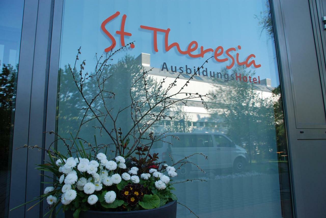 Ausbildungshotel St. Theresia Мюнхен Екстериор снимка